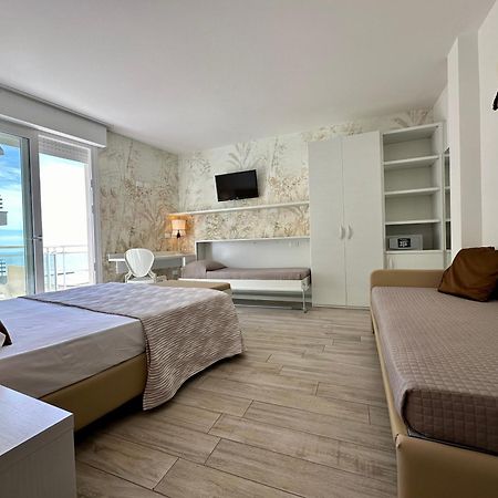 Hotel Nizza Frontemare Superior 3 Stelle Lido di Jesolo Exterior photo