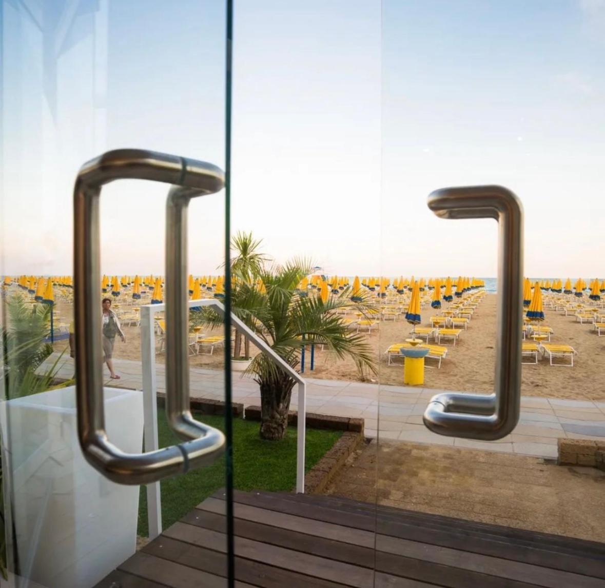 Hotel Nizza Frontemare Superior 3 Stelle Lido di Jesolo Exterior photo