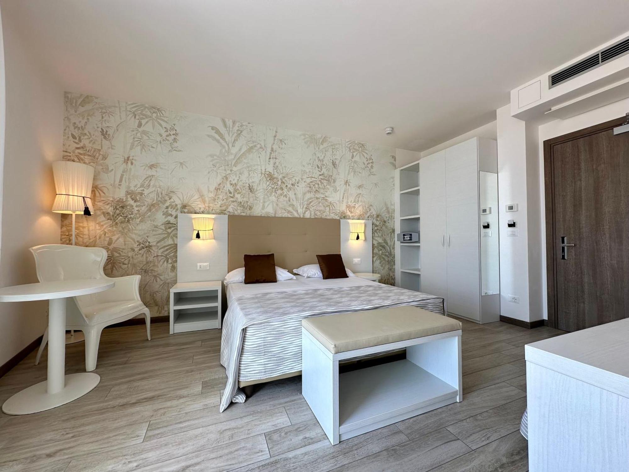 Hotel Nizza Frontemare Superior 3 Stelle Lido di Jesolo Exterior photo
