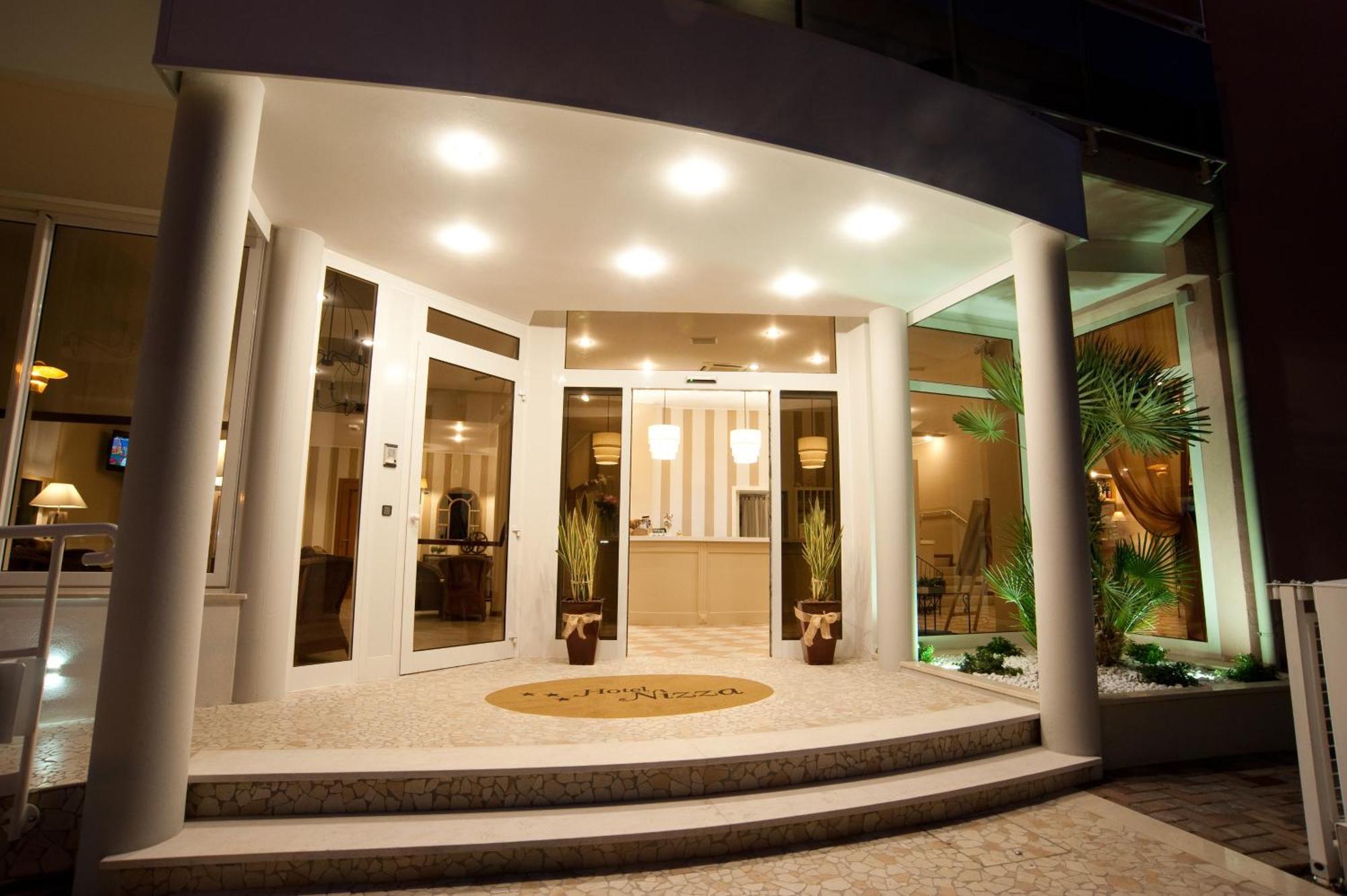 Hotel Nizza Frontemare Superior 3 Stelle Lido di Jesolo Exterior photo