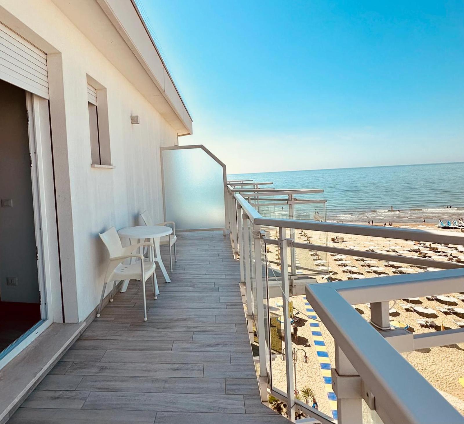 Hotel Nizza Frontemare Superior 3 Stelle Lido di Jesolo Exterior photo