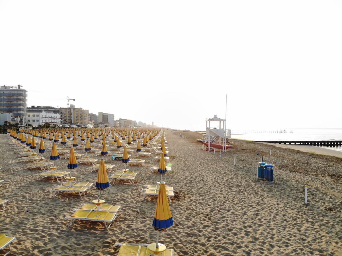 Hotel Nizza Frontemare Superior 3 Stelle Lido di Jesolo Exterior photo