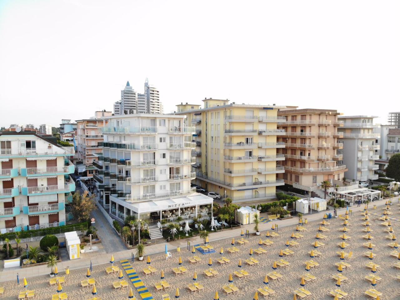 Hotel Nizza Frontemare Superior 3 Stelle Lido di Jesolo Exterior photo